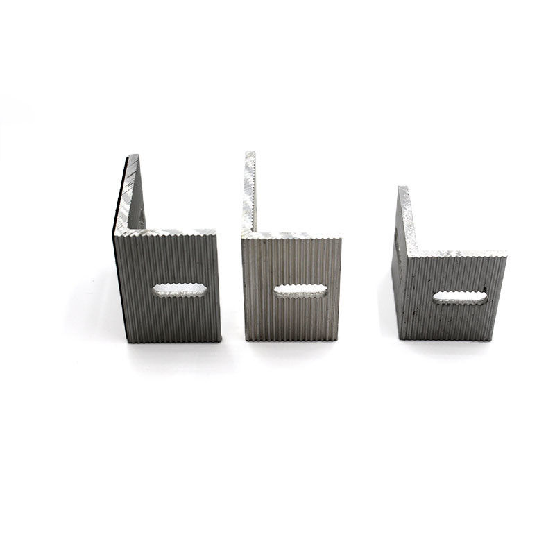 Système de revêtement de façade Braquettes de coin métalliques Braquette de coin d'extrusion avec pinces