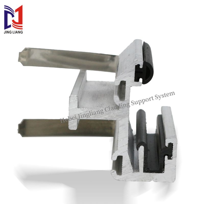 Accessoires personnalisés et anticorrosion pour le système de support de façade de panneaux en terre cuite de 18 mm