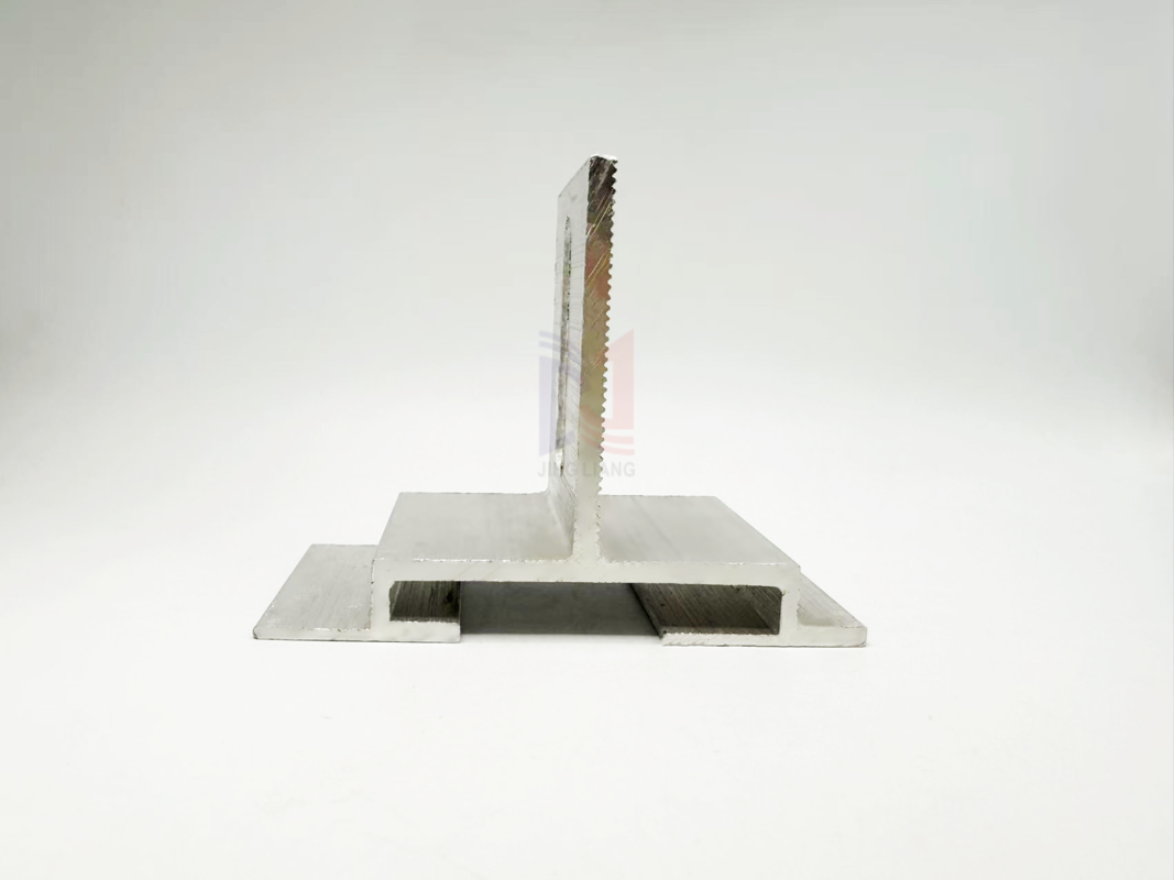 Rail léger et durable pour système de support de façade en panneaux de terre cuite de 18 mm