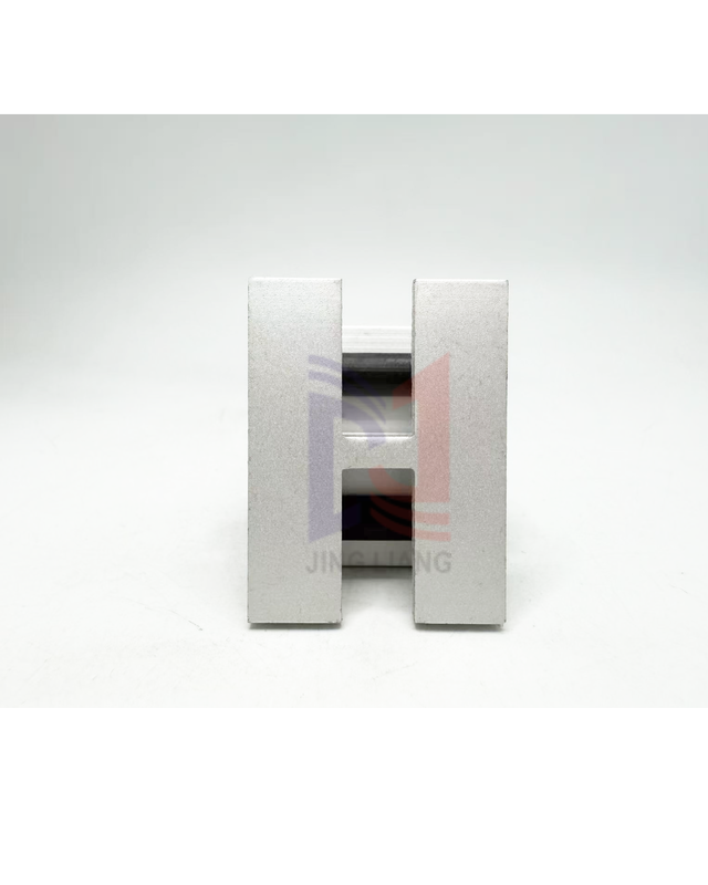 Installation facile et clip anticorrosion pour le système de support de façade