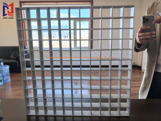 Grille personnalisable en alliage d'aluminium pour projets de décoration